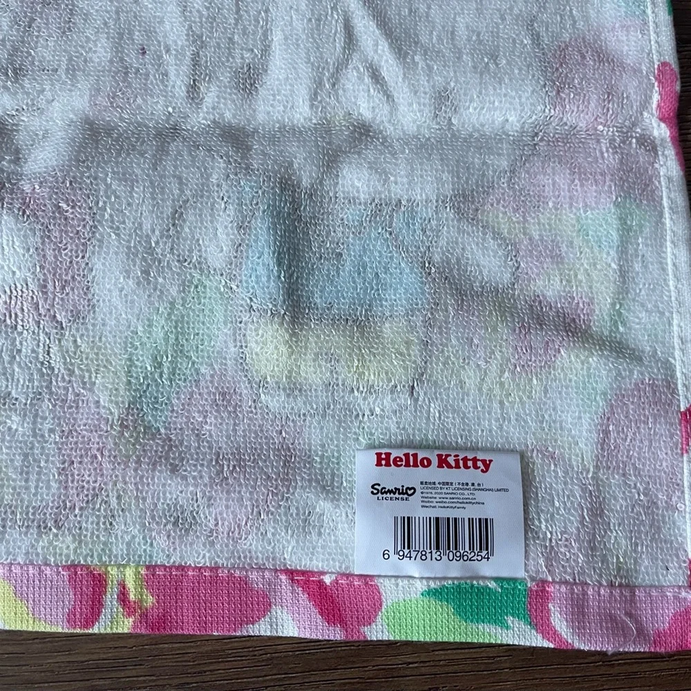 HELLO KITTY & DEAR DANIEL-NWT Wash Clothe